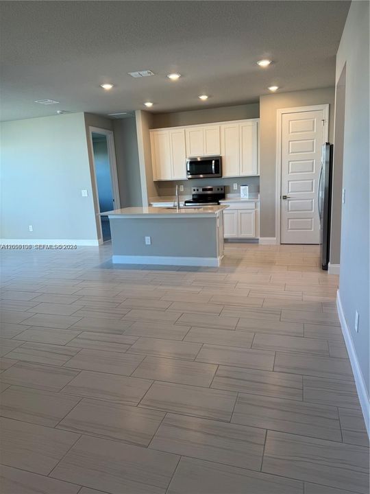 For Sale: $400,000 (3 beds, 2 baths, 1654 Square Feet)