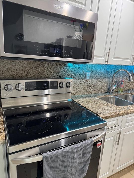 For Sale: $380,500 (3 beds, 2 baths, 1172 Square Feet)