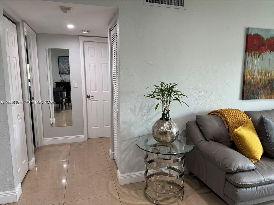 For Sale: $380,500 (3 beds, 2 baths, 1172 Square Feet)