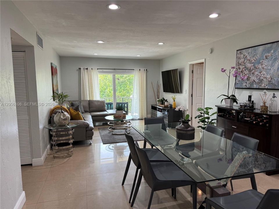 For Sale: $380,500 (3 beds, 2 baths, 1172 Square Feet)