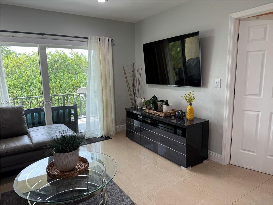For Sale: $380,500 (3 beds, 2 baths, 1172 Square Feet)