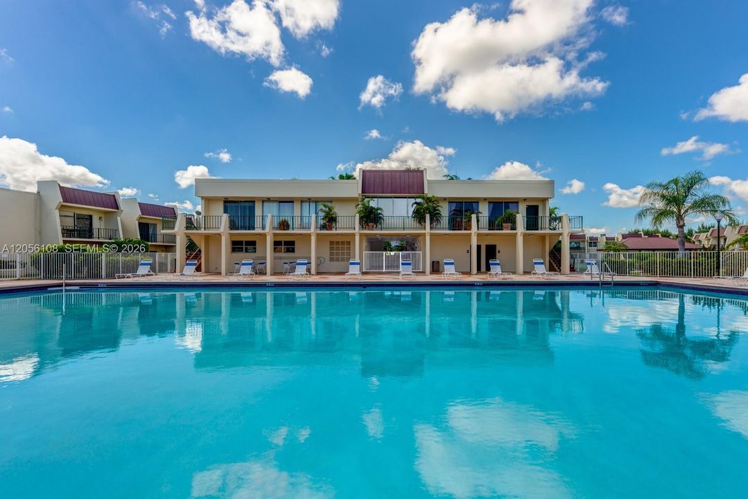 For Sale: $380,500 (3 beds, 2 baths, 1172 Square Feet)