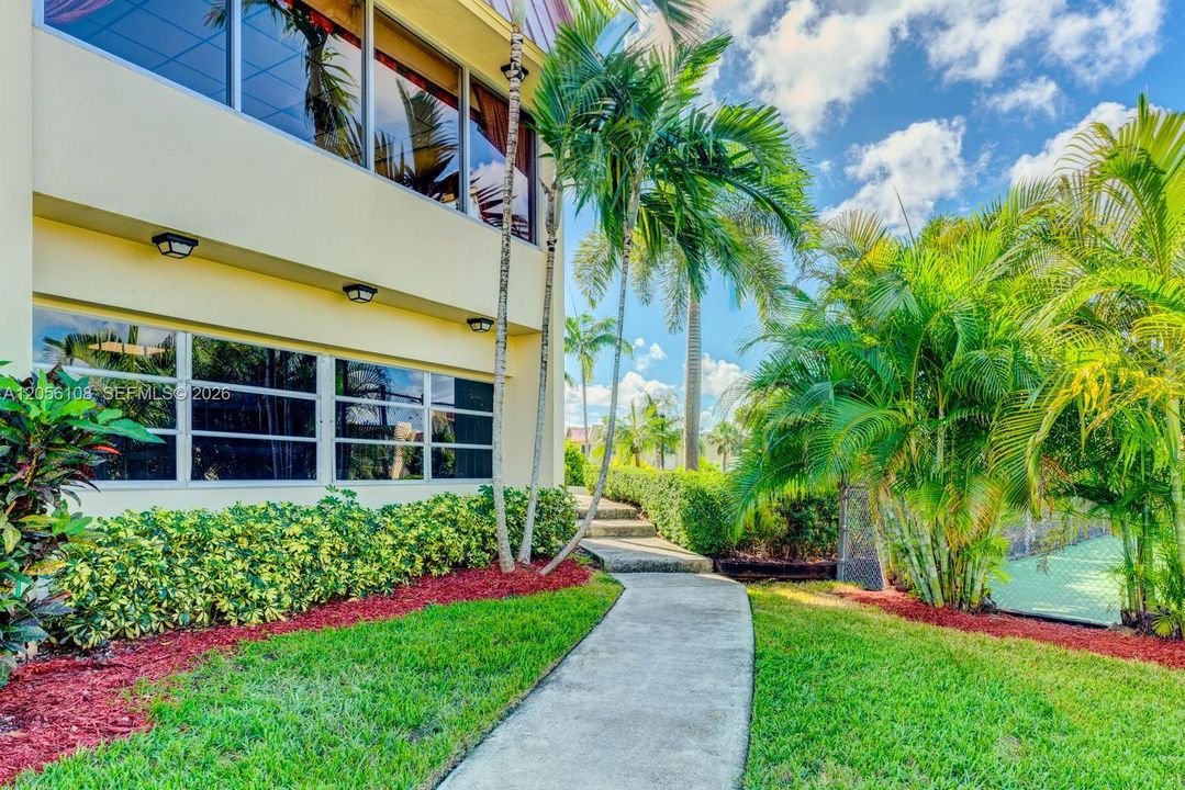 For Sale: $380,500 (3 beds, 2 baths, 1172 Square Feet)