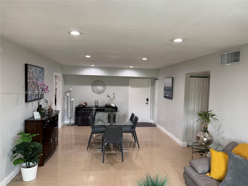 For Sale: $380,500 (3 beds, 2 baths, 1172 Square Feet)