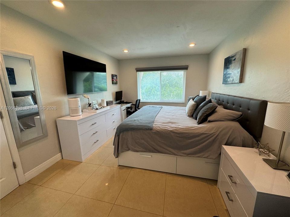 For Sale: $380,500 (3 beds, 2 baths, 1172 Square Feet)