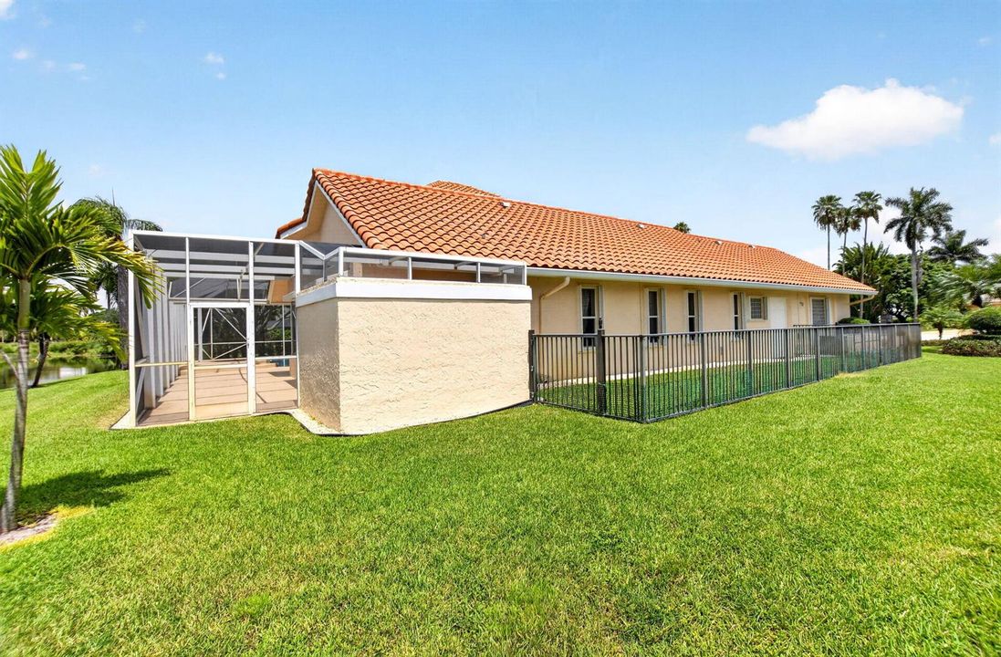 side fenced yard