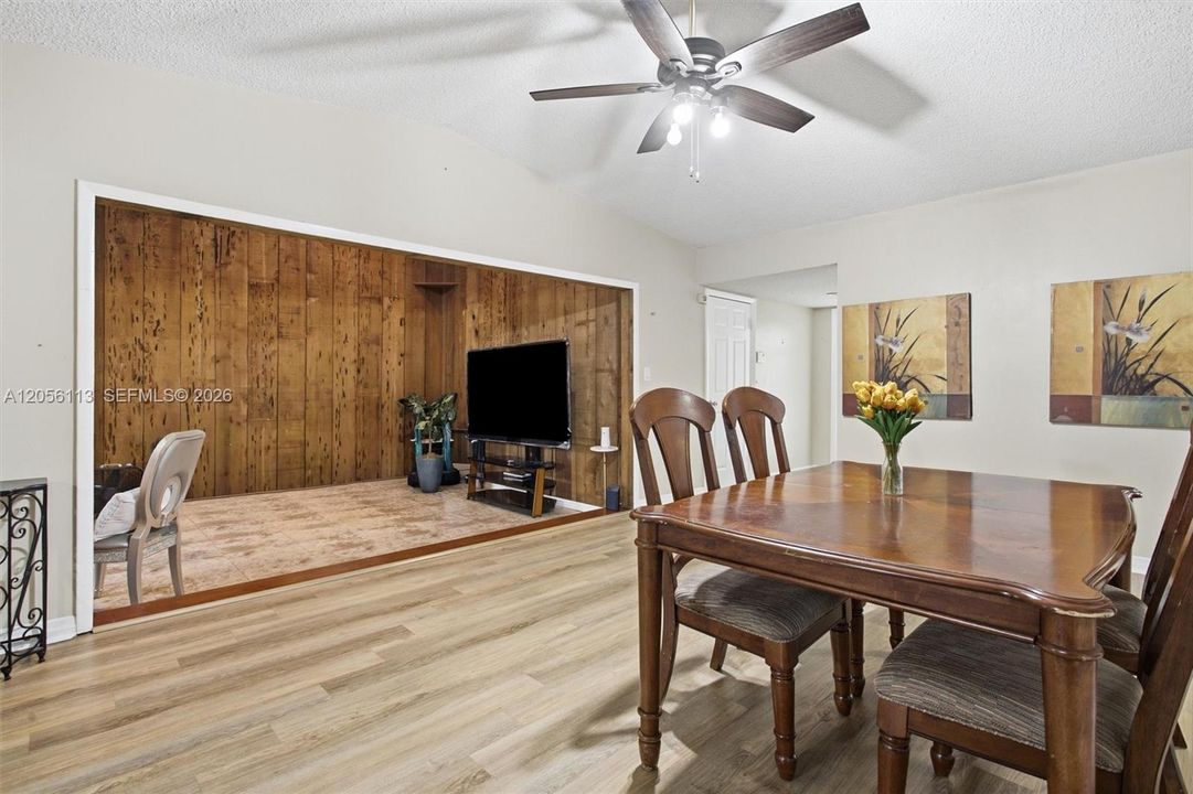 En Venta: $375,000 (3 camas, 2 baños, 1396 Pies cuadrados)