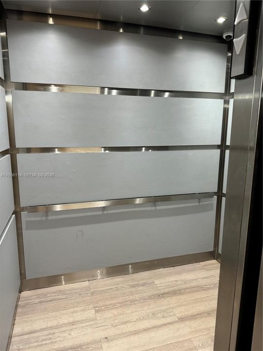 En Venta: $269,500 (2 camas, 2 baños, 910 Pies cuadrados)