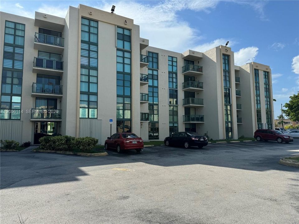 En Venta: $269,500 (2 camas, 2 baños, 910 Pies cuadrados)