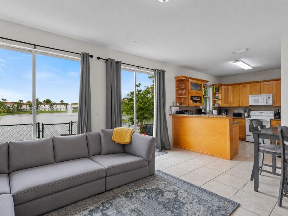 В аренду: $4,800 (4 спален, 3 ванн, 2341 Квадратных фут)
