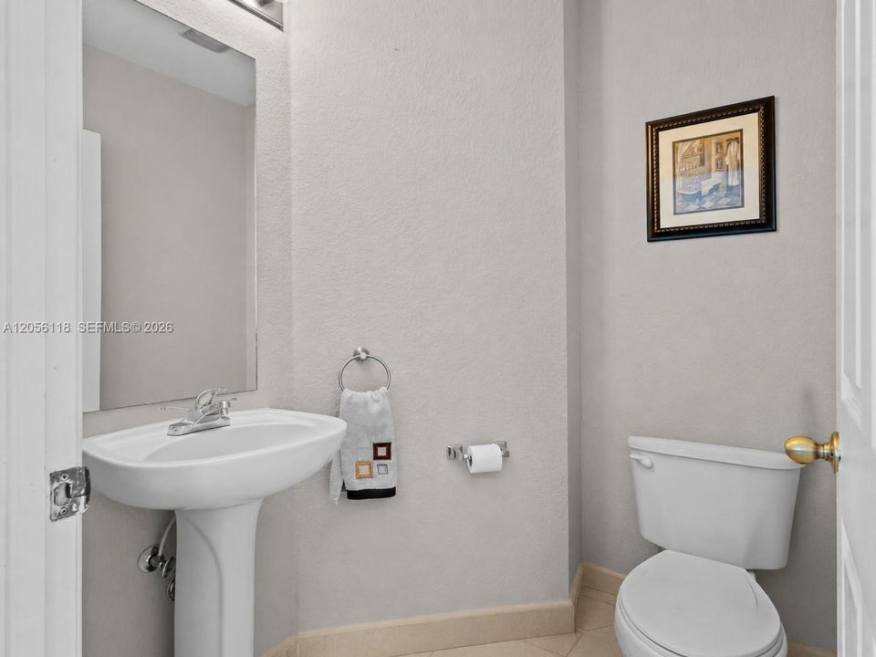 В аренду: $4,800 (4 спален, 3 ванн, 2341 Квадратных фут)
