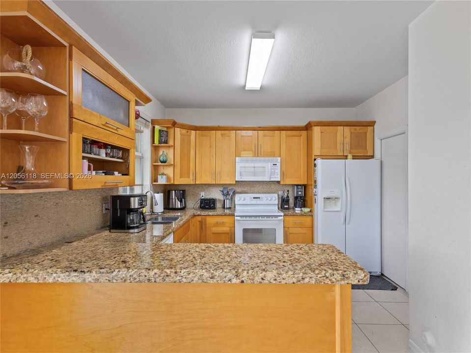 В аренду: $4,800 (4 спален, 3 ванн, 2341 Квадратных фут)