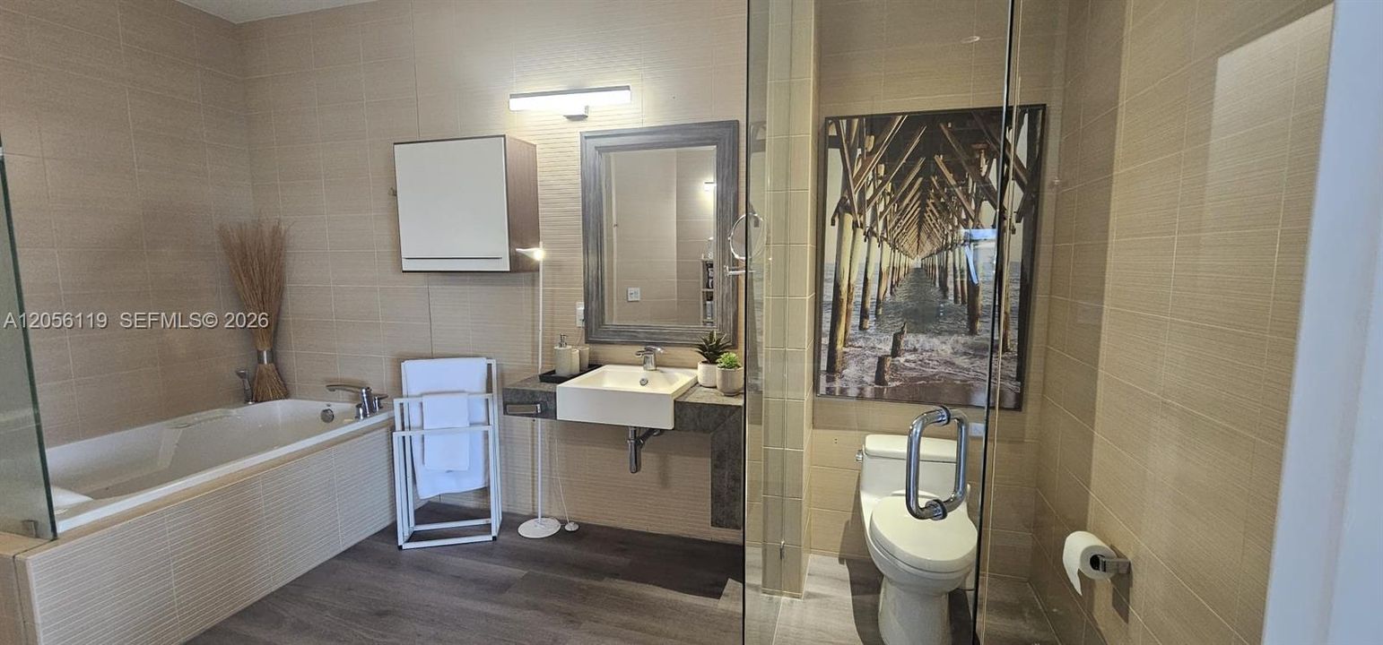 В аренду: $4,500 (5 спален, 3 ванн, 2355 Квадратных фут)