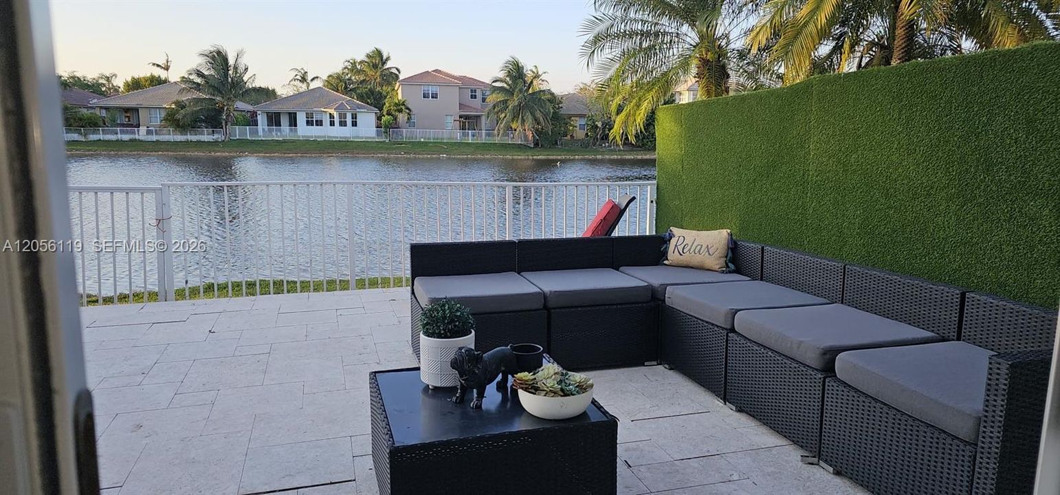 В аренду: $4,500 (5 спален, 3 ванн, 2355 Квадратных фут)