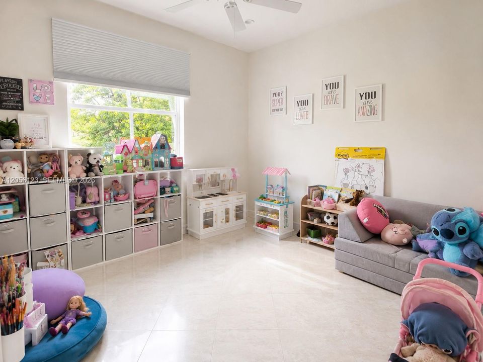 В аренду: $6,950 (5 спален, 4 ванн, 3041 Квадратных фут)
