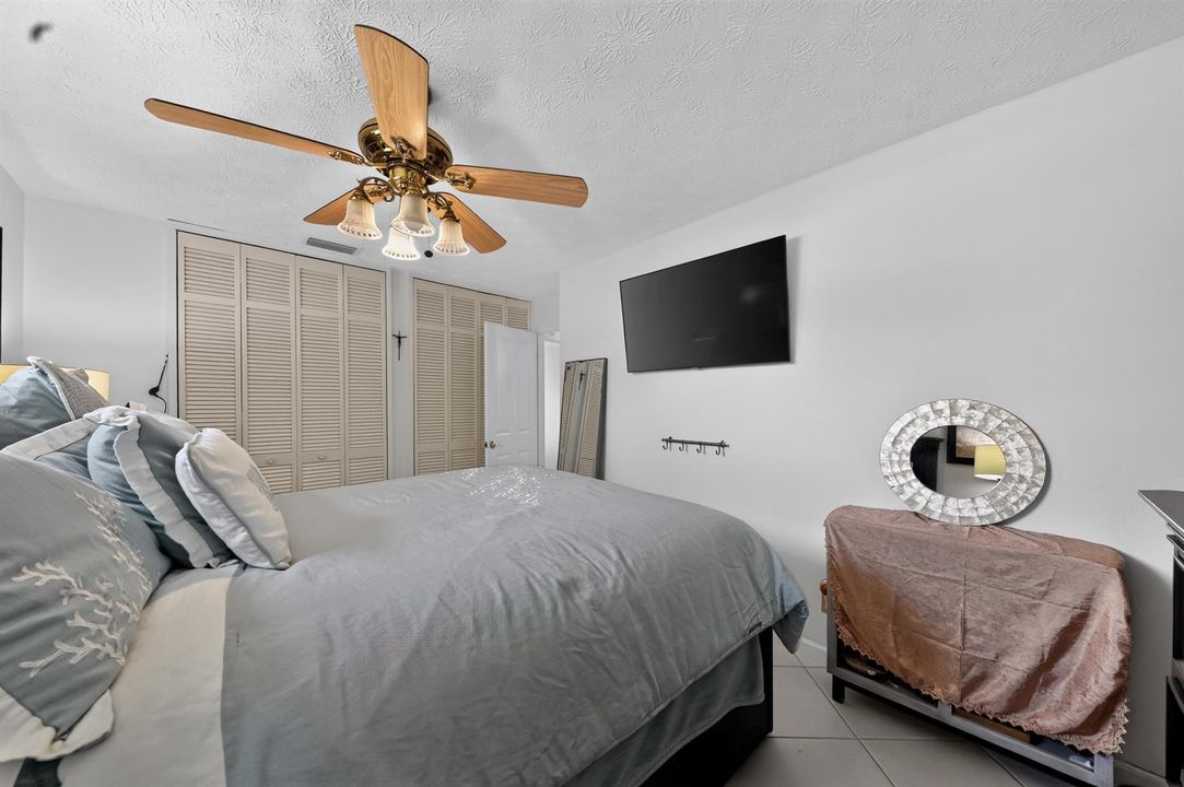 25_5826_Churchill_Ct-Bedroom-1758