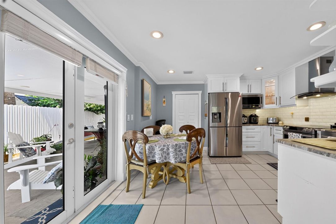 19_5826_Churchill_Ct-Dining_room-1740