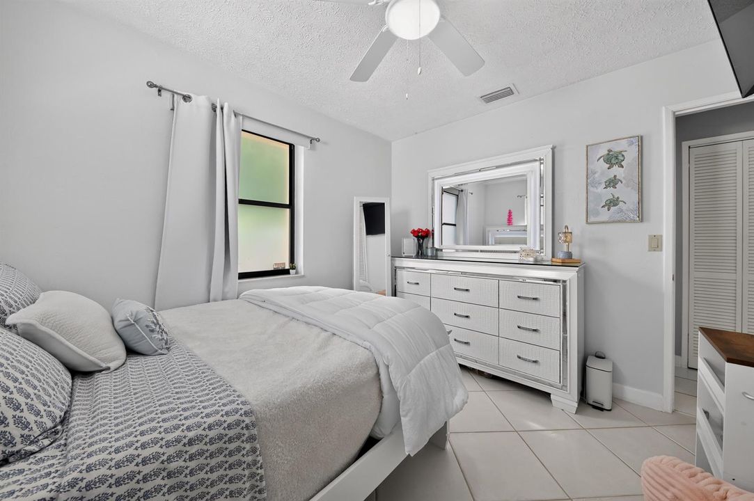 24_5826_Churchill_Ct-Bedroom-1770
