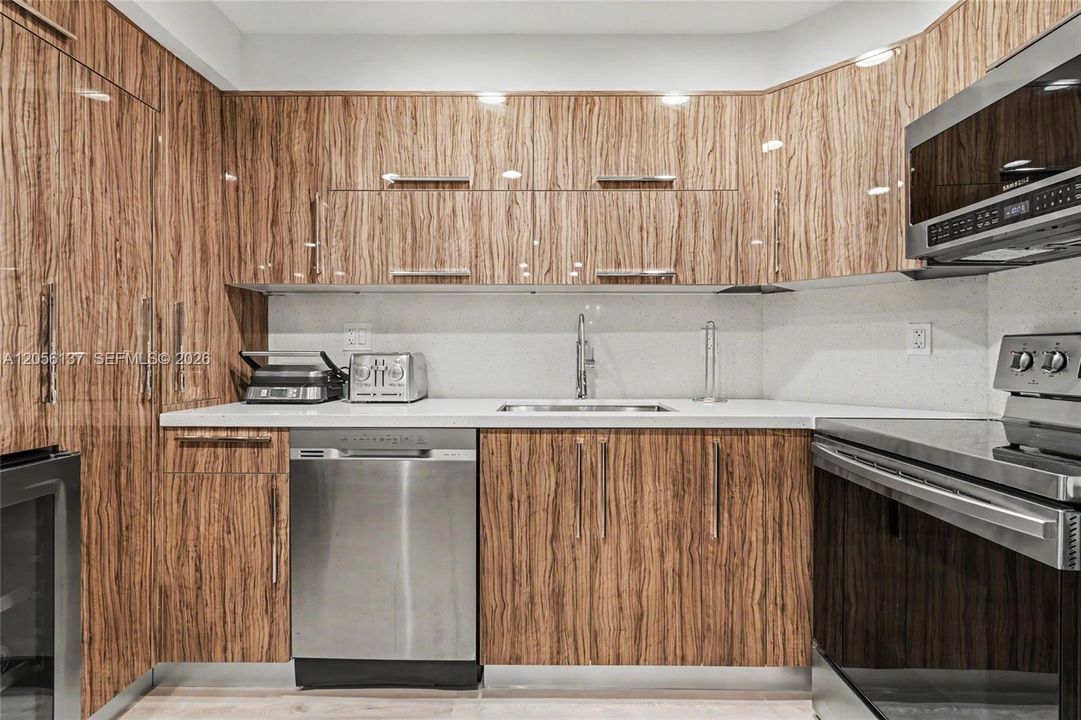 En Venta: $850,000 (2 camas, 2 baños, 1295 Pies cuadrados)