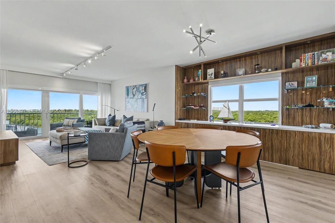 En Venta: $850,000 (2 camas, 2 baños, 1295 Pies cuadrados)