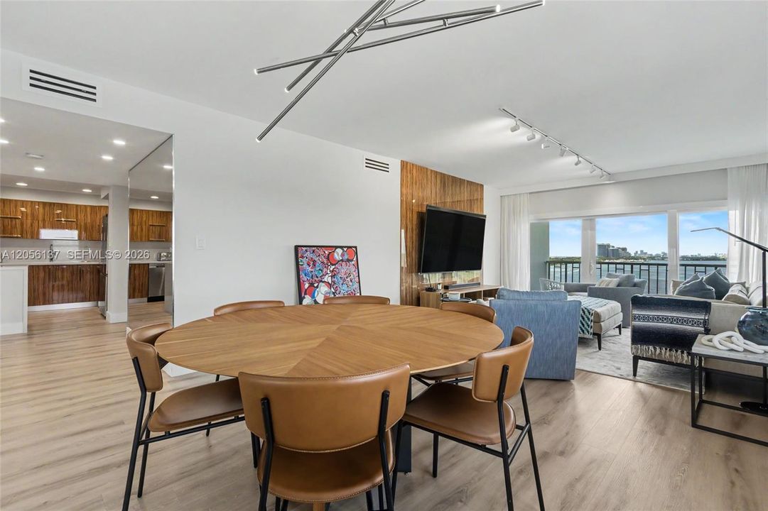 En Venta: $850,000 (2 camas, 2 baños, 1295 Pies cuadrados)