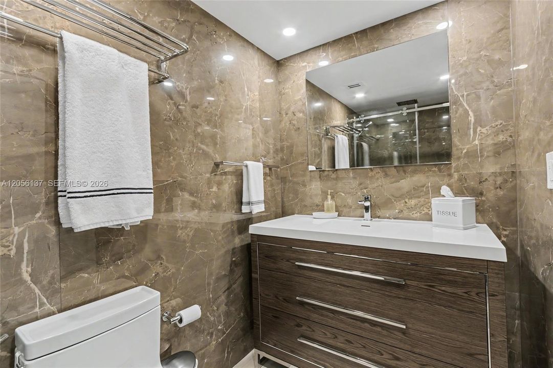 En Venta: $850,000 (2 camas, 2 baños, 1295 Pies cuadrados)