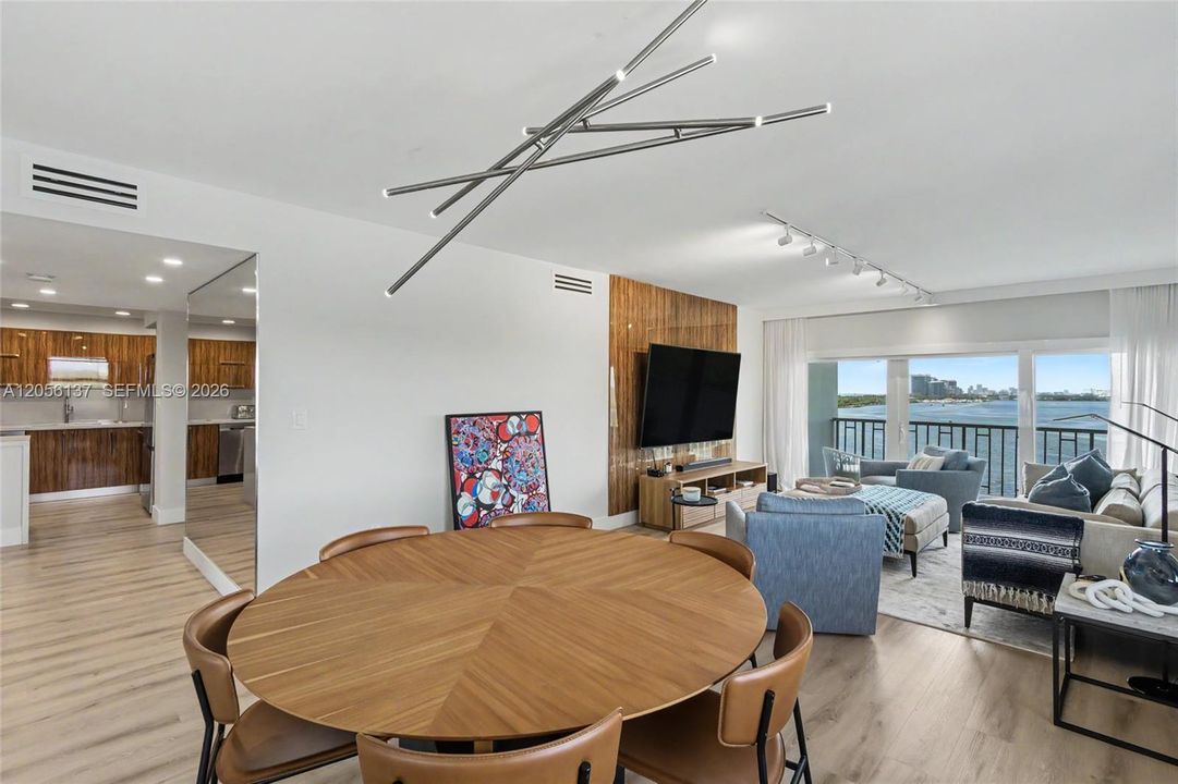 En Venta: $850,000 (2 camas, 2 baños, 1295 Pies cuadrados)