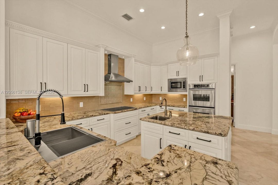 En Venta: $2,695,000 (6 camas, 6 baños, 5064 Pies cuadrados)