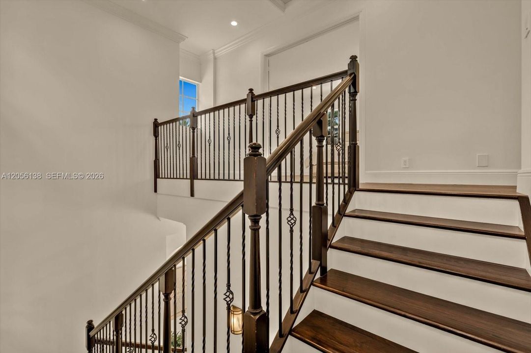 En Venta: $2,695,000 (6 camas, 6 baños, 5064 Pies cuadrados)