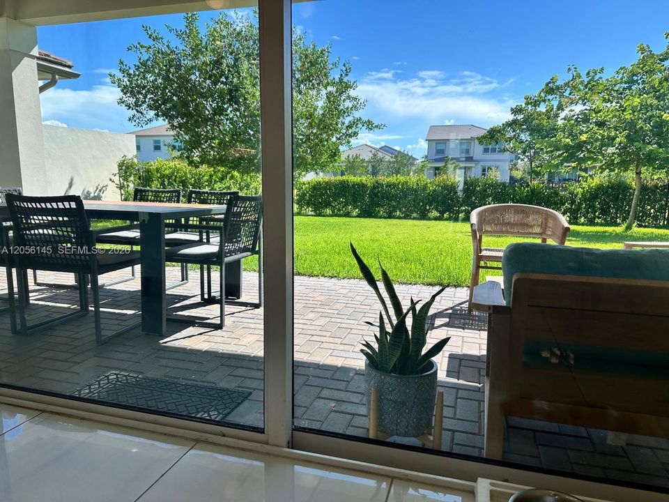 For Rent: $4,000 (3 beds, 2 baths, 1869 Square Feet)