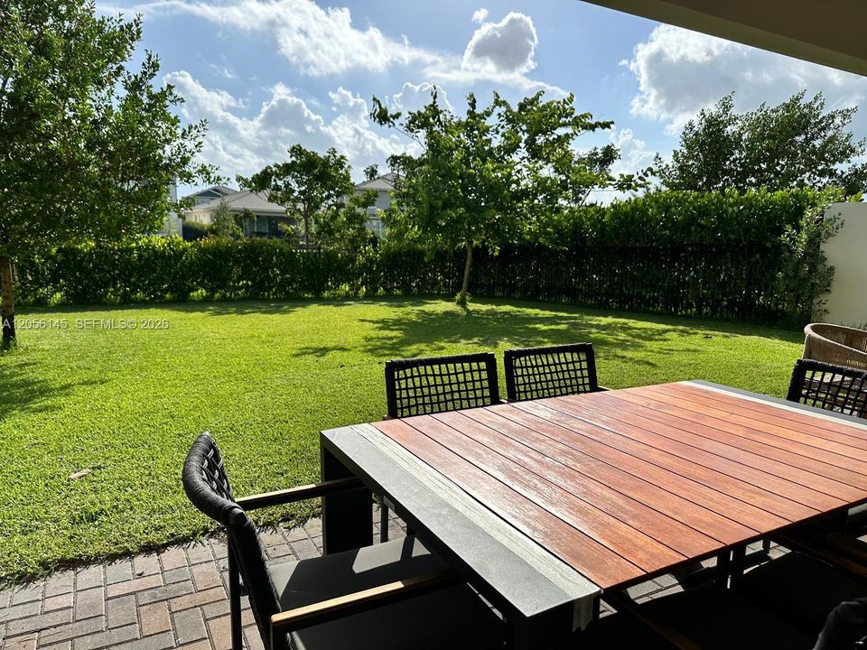 For Rent: $4,000 (3 beds, 2 baths, 1869 Square Feet)