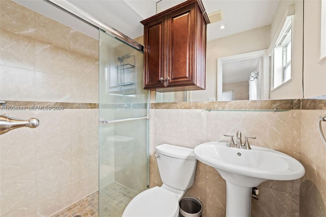 En Renta: $3,975 (4 camas, 2 baños, 1442 Pies cuadrados)