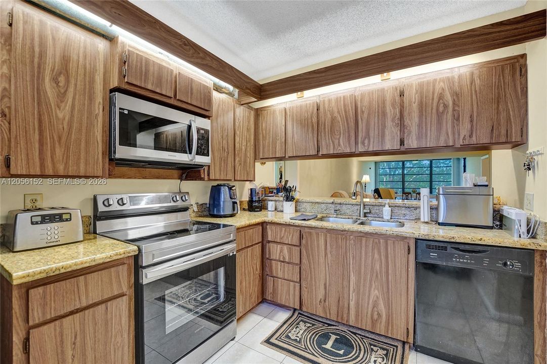 En Venta: $249,900 (2 camas, 2 baños, 1385 Pies cuadrados)