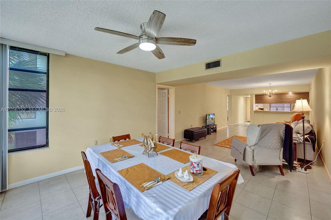 En Venta: $249,900 (2 camas, 2 baños, 1385 Pies cuadrados)
