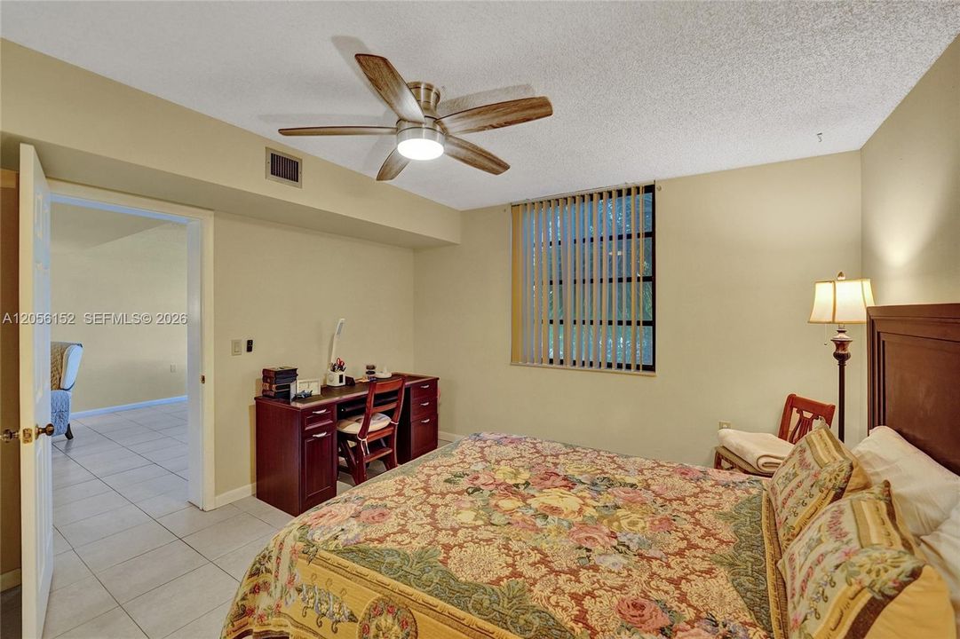 En Venta: $249,900 (2 camas, 2 baños, 1385 Pies cuadrados)