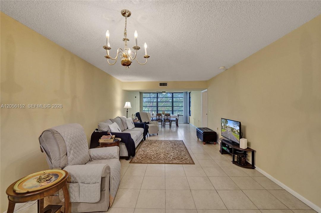 En Venta: $249,900 (2 camas, 2 baños, 1385 Pies cuadrados)