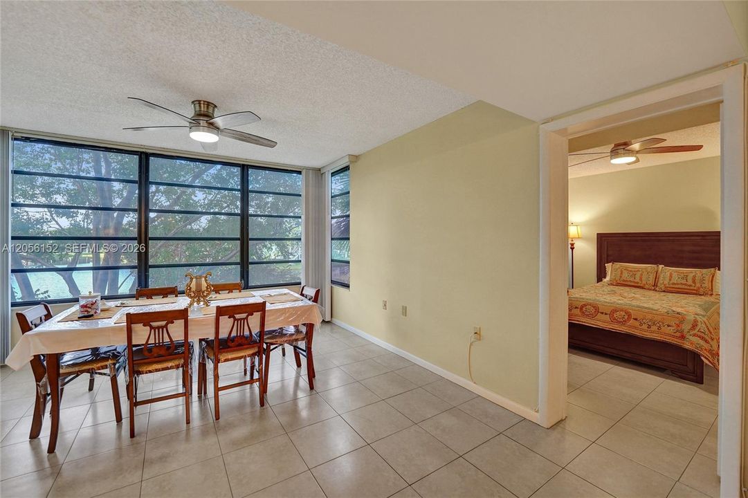 En Venta: $249,900 (2 camas, 2 baños, 1385 Pies cuadrados)