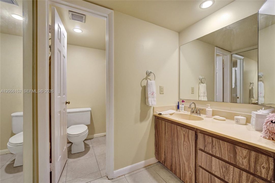 En Venta: $249,900 (2 camas, 2 baños, 1385 Pies cuadrados)