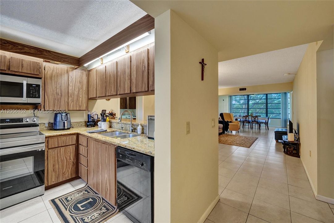 En Venta: $249,900 (2 camas, 2 baños, 1385 Pies cuadrados)