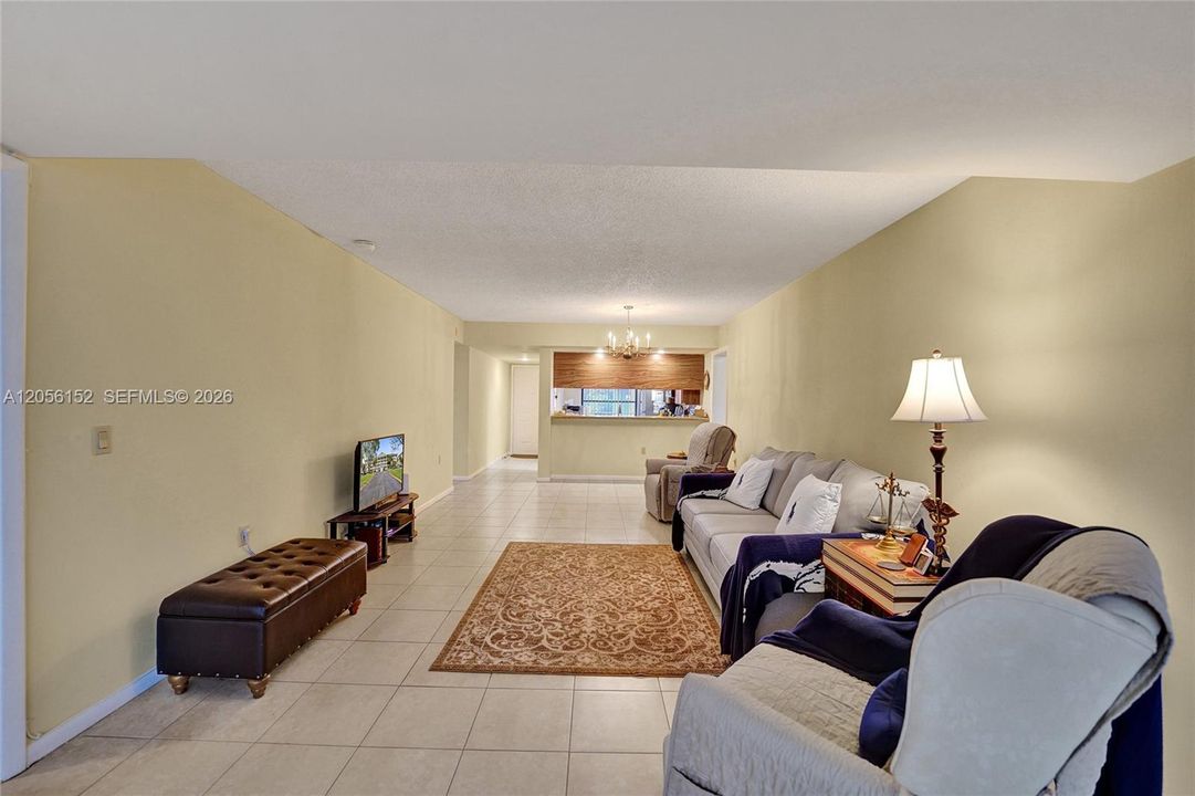 En Venta: $249,900 (2 camas, 2 baños, 1385 Pies cuadrados)