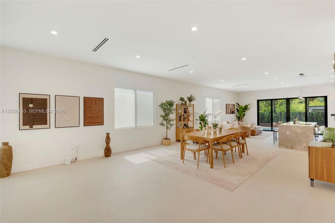 For Rent: $14,000 (4 beds, 3 baths, 2558 Square Feet)