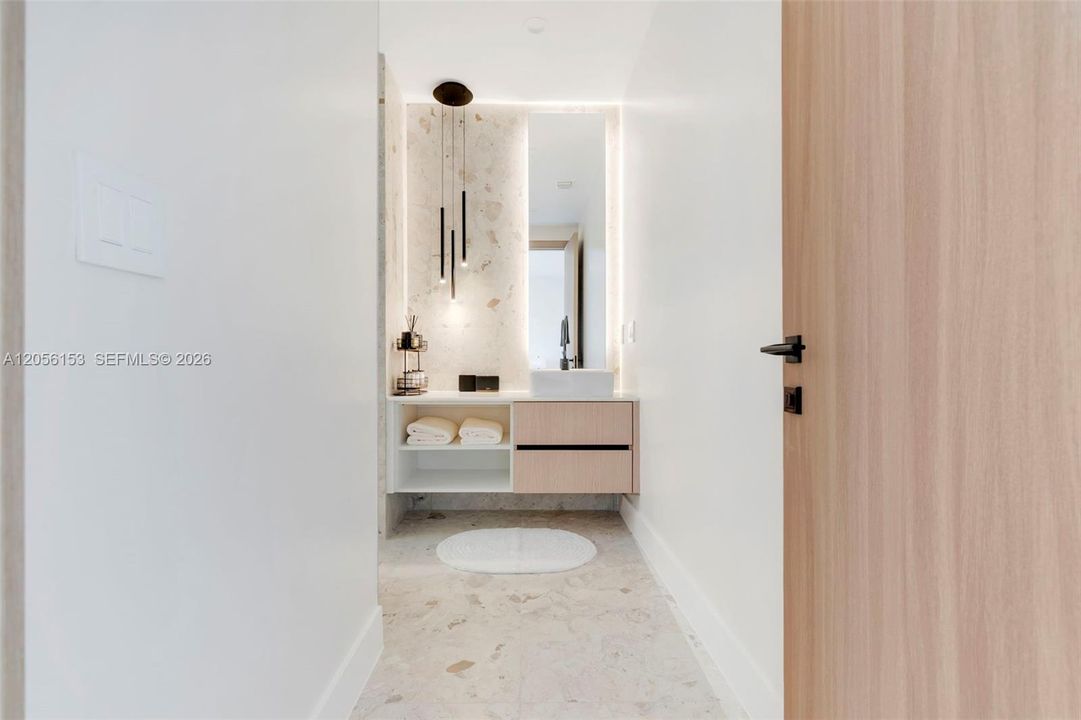 For Rent: $14,000 (4 beds, 3 baths, 2558 Square Feet)