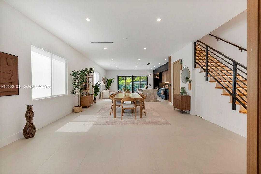 For Rent: $14,000 (4 beds, 3 baths, 2558 Square Feet)