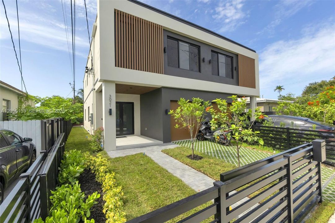 For Rent: $14,000 (4 beds, 3 baths, 2558 Square Feet)