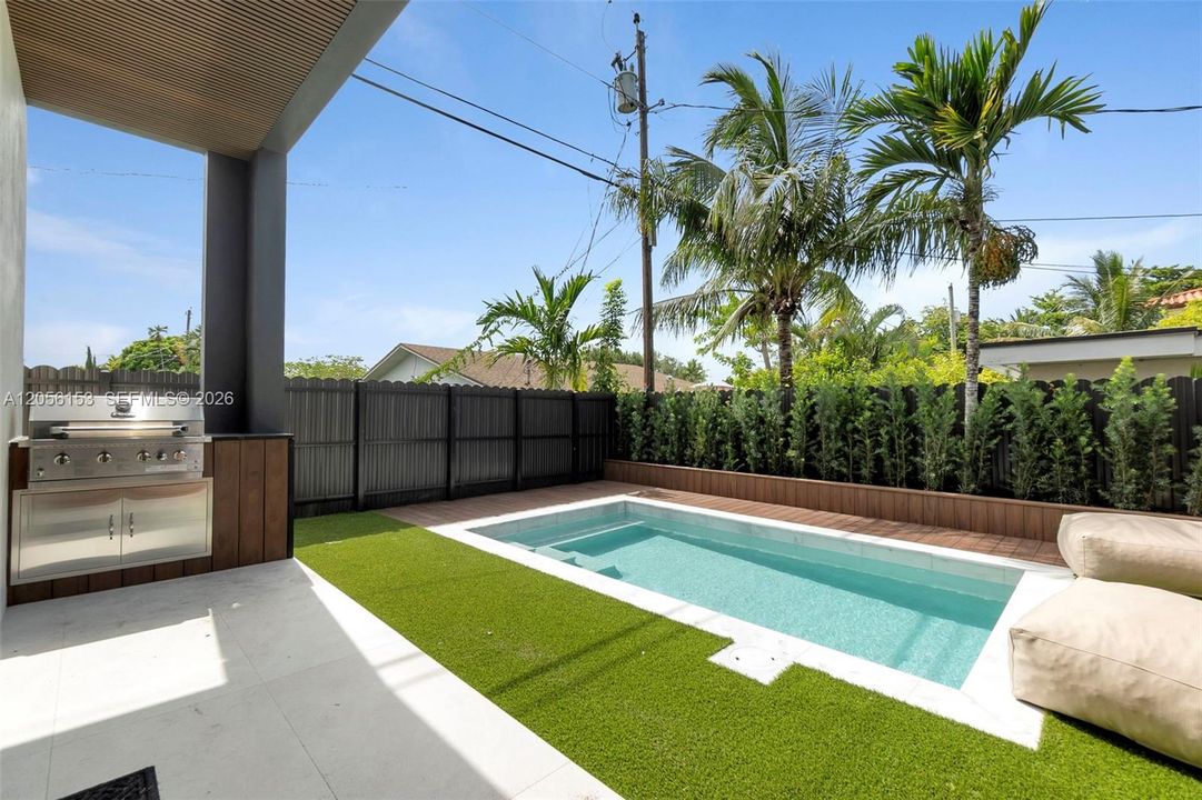 For Rent: $14,000 (4 beds, 3 baths, 2558 Square Feet)