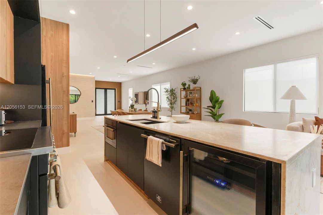 For Rent: $14,000 (4 beds, 3 baths, 2558 Square Feet)