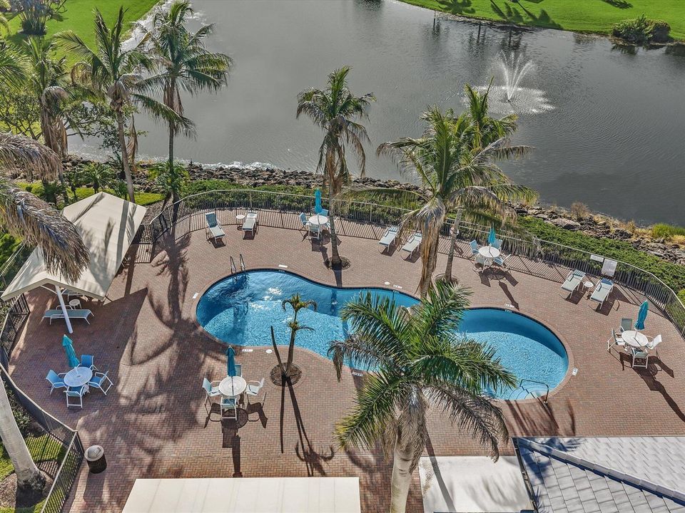 Lounge Poolside