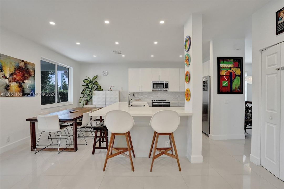 En Venta: $1,088,000 (5 camas, 3 baños, 2480 Pies cuadrados)