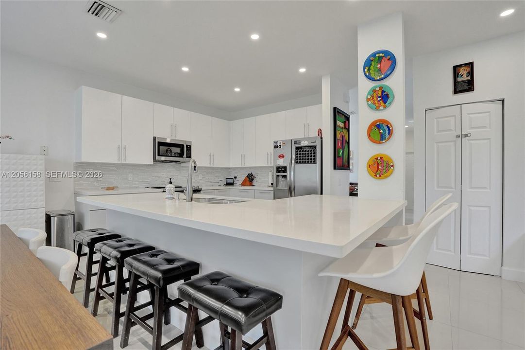 En Venta: $1,088,000 (5 camas, 3 baños, 2480 Pies cuadrados)