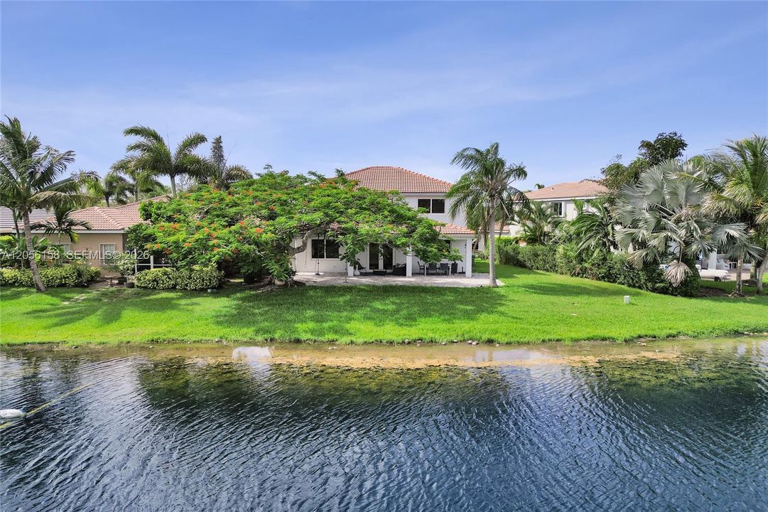 En Venta: $1,088,000 (5 camas, 3 baños, 2480 Pies cuadrados)